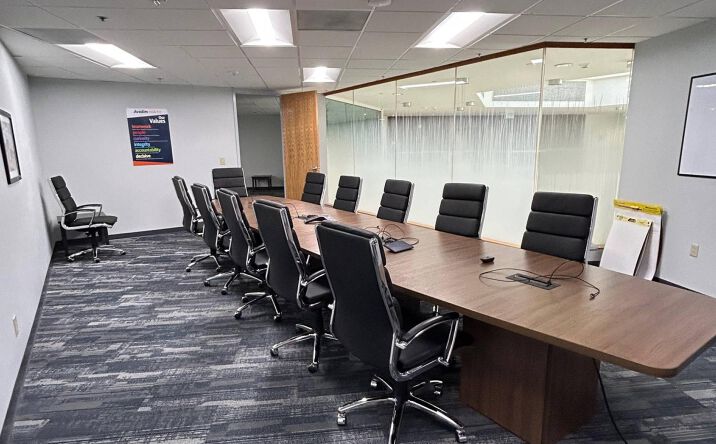 Pictures of Office property located at 4944 Parkway Plaza Blvd, Charlotte, NC 28217 for lease - image #1