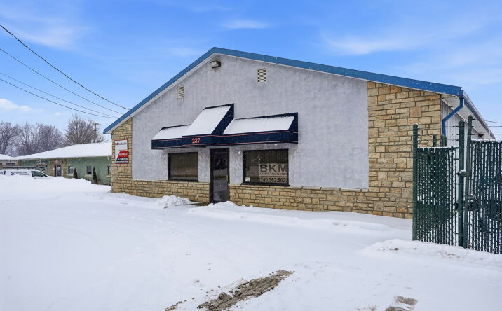 Pictures of Industrial property located at 237 Curtis St, Delaware, OH 43015 for lease - image #1