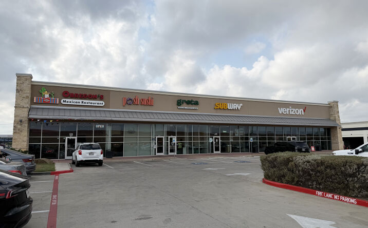 Pictures of Retail, Restaurant property located at 2517 Bob Bullock Lp, Laredo, TX 78045 for lease - image #1