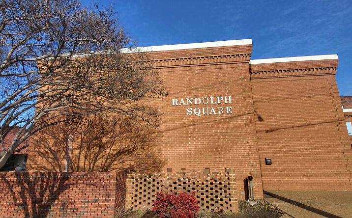 Pictures of Retail, Office, Special Purpose property located at 200 E Broadway, Hopewell, VA 23860 for lease - image #1