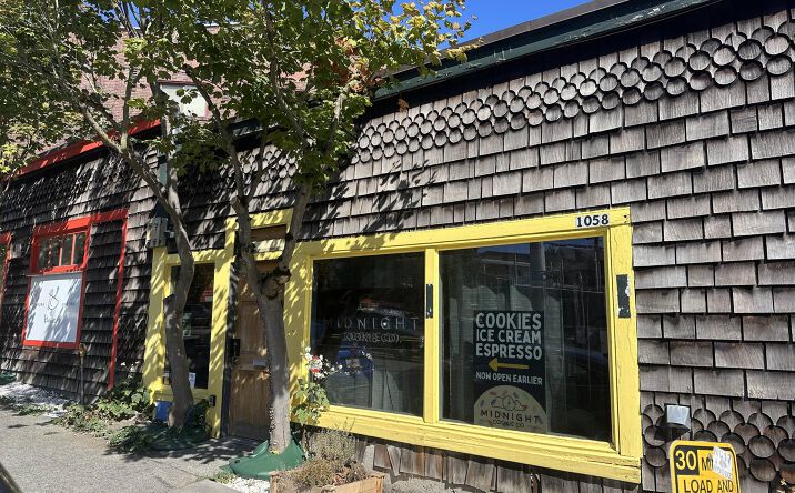 Pictures of Retail property located at 1058 N 39th St, Seattle, WA 98103 for lease - image #1