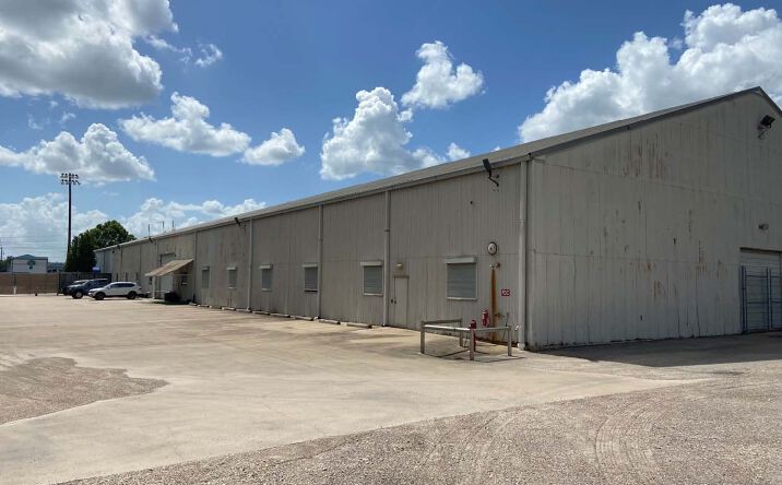 Pictures of Industrial property located at 1310 W Sam Houston Pkwy S, Houston, TX 77043 for lease - image #1