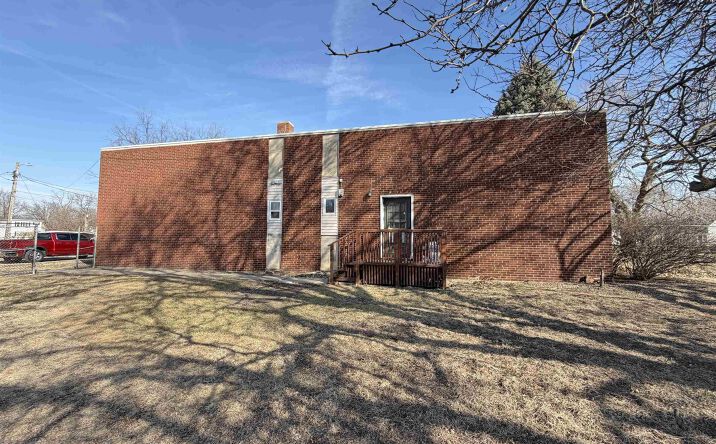 Pictures of Office property located at 435 E 3RD Street, Galesburg, IL 61401 for lease - image #1