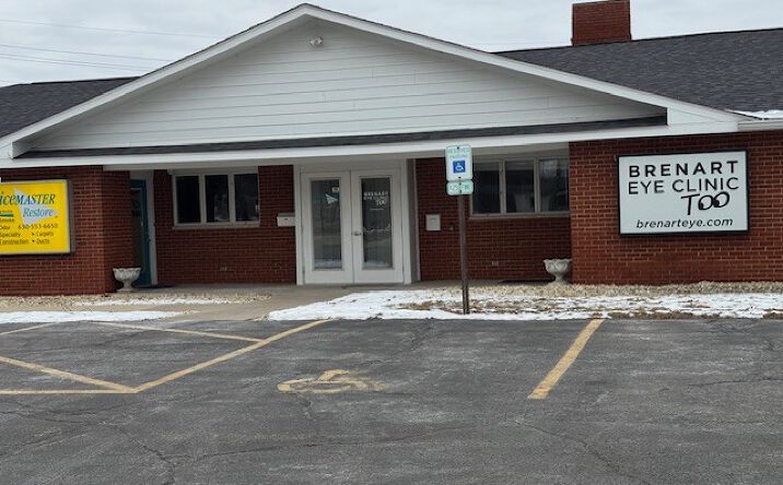 Pictures of Office property located at 718 Bridge Street N 718B, Yorkville, IL 60560 for lease - image #1