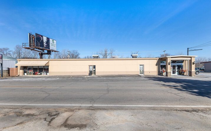 Pictures of Land property located at 700 Cedar Cross Road, Dubuque, IA 52003 for lease - image #1