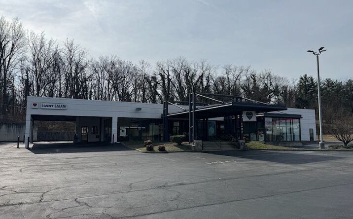 Pictures of Retail, Special Purpose property located at 1022 E Main St, Salem, VA 24153 for lease - image #1