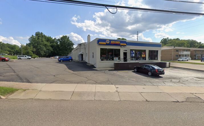 Pictures of Retail, Industrial property located at 1709 Lincoln Way E, Massillon, OH 44646 for lease - image #1