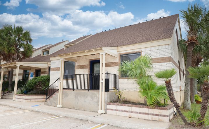 Pictures of Office, Retail property located at 6511 Stewart Rd, Galveston, TX 77551 for lease - image #1