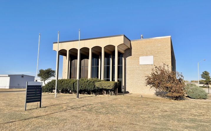 Pictures of Office property located at 5600 Philip J Rhoads Ave, Woodlawn Park, OK 73008 for lease - image #1