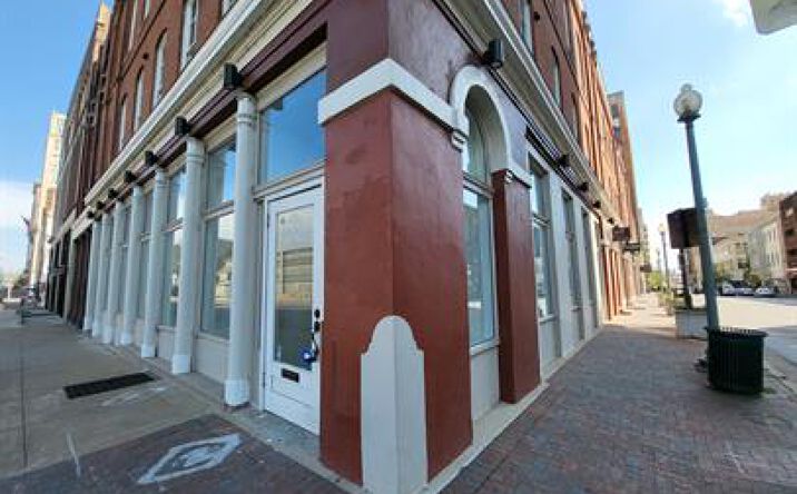 Pictures of Retail, Office property located at 66 S Front St, Memphis, TN 38103 for lease - image #1