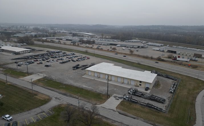 Pictures of Industrial property located at 3550 Fairbanks Ave, Kansas City, KS 66106 for lease - image #1