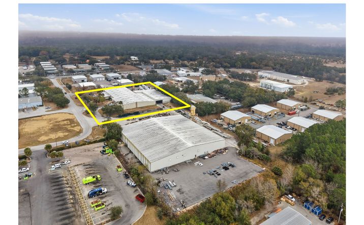 Pictures of Industrial property located at 263 Southridge Industrial Dr, Tavares, FL 32778 for lease - image #1