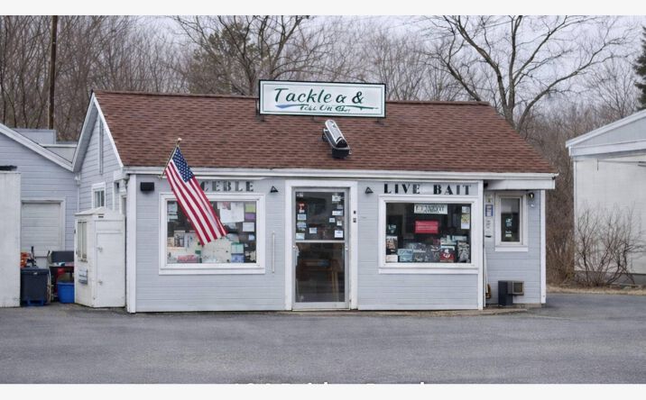 Pictures of Retail, Restaurant property located at 138 Bridge Rd, Salisbury, MA 01952 for lease - image #1