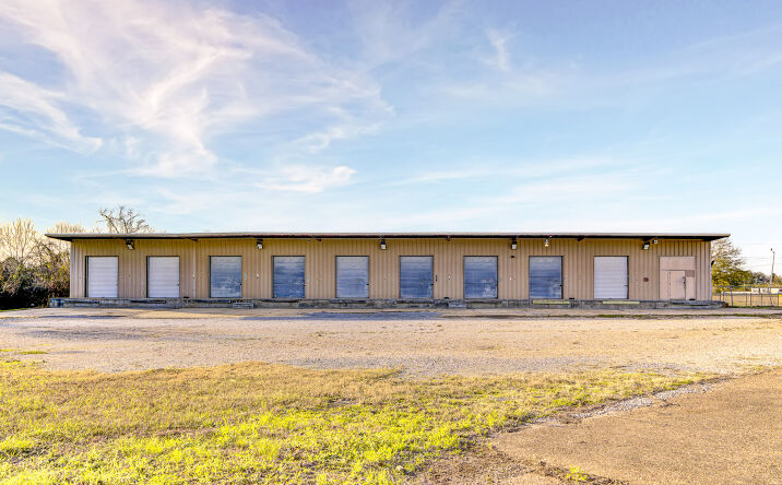 Pictures of Industrial, Retail property located at 75 Centrex Dr, Vicksburg, MS 39180 for lease - image #1