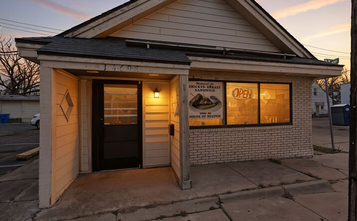 Pictures of Restaurant property located at 14693 E Eight Mile Rd, Warren, MI 48089 for lease - image #1