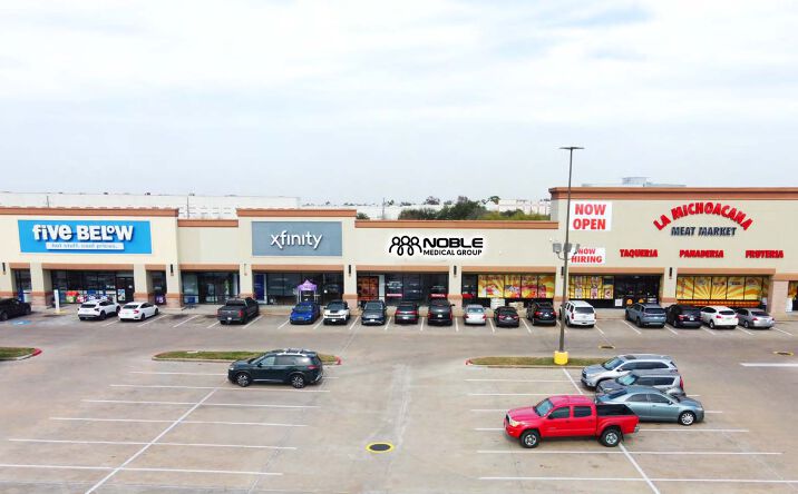 Pictures of Retail, Restaurant property located at 13830 Northwest Fwy, Houston, TX 77040 for lease - image #1