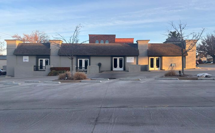 Pictures of Retail, Office property located at 6431 & 6435 N Olie Ave, Nichols Hills, OK 73116 for lease - image #1