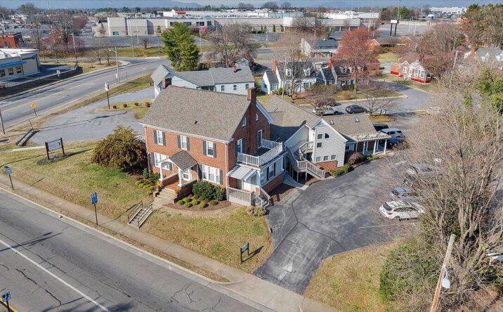 Pictures of Office, Special Purpose property located at 5034 Williamson Rd, Roanoke, VA 24012 for lease - image #1