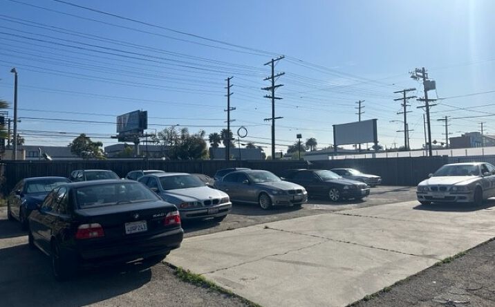 Pictures of Retail property located at 2101 Lincoln Blvd, Los Angeles, CA 90291 for lease - image #1