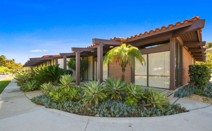 Pictures of Retail, Office property located at 801 Silver Spur Rd, Rolling Hills Estates, CA 90274 for lease - image #1