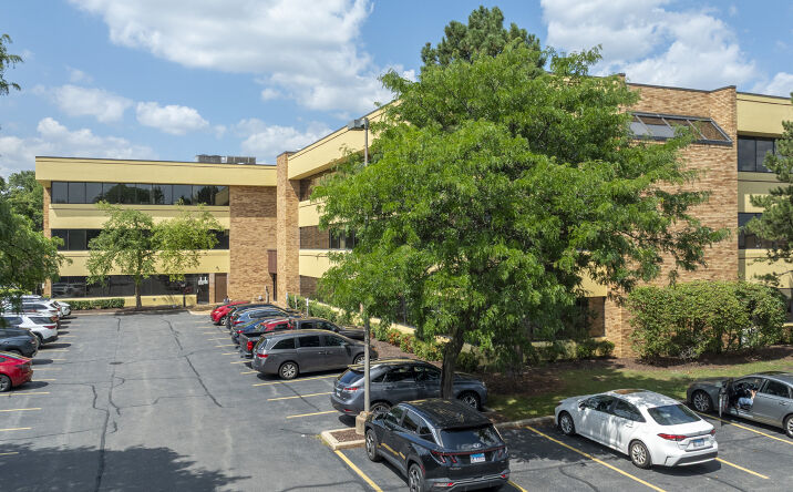 Pictures of Office property located at 1655 N Arlington Heights Rd, Arlington Heights, IL 60004 for lease - image #1