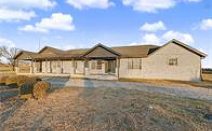 Pictures of Office property located at 974 Main St, Centerton, AR 72719 for lease - image #1