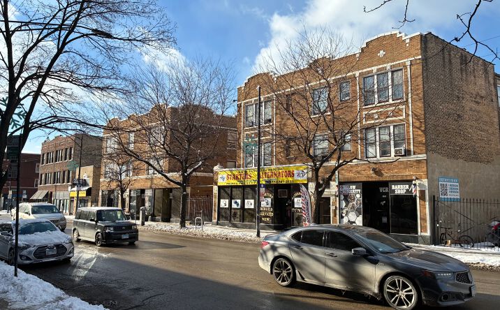 Pictures of Retail, Office property located at 6642 N Clark St, Chicago, IL 60626 for lease - image #1