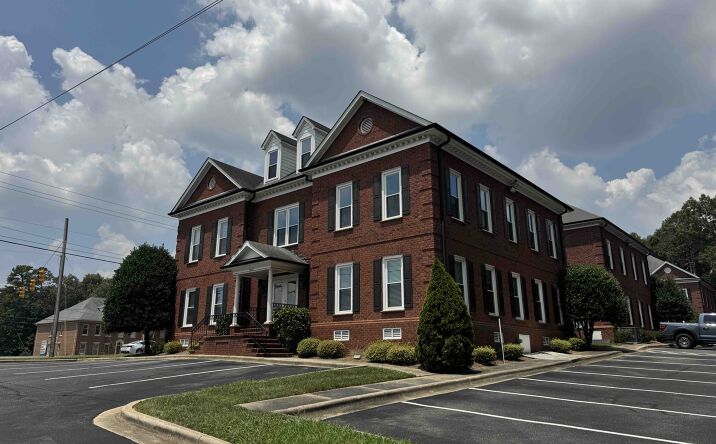 Pictures of Office property located at 2602 W Roosevelt Blvd, Monroe, NC 28110 for lease - image #1