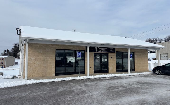 Pictures of Retail, Office property located at 2799 S Queen St, Dallastown, PA 17313 for lease - image #1