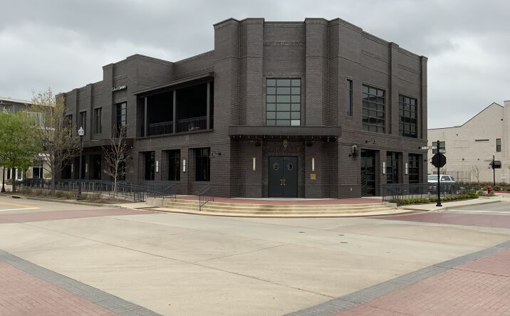 Pictures of Office property located at 320 S Oak St, Roanoke, TX 76262 for lease - image #1