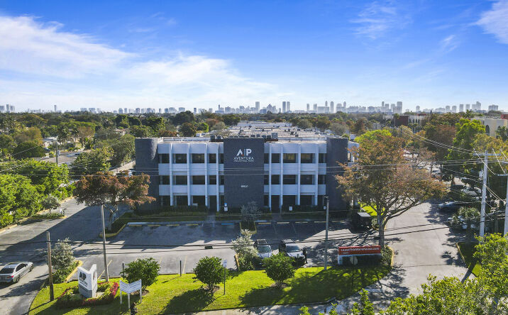 Pictures of Industrial, Office property located at 19501 NE 10th Ave, Miami, FL 33179 for lease - image #1