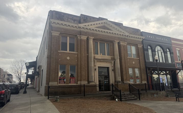 Pictures of Office property located at 801 S Railroad Ave, Opelika, AL 36801 for lease - image #1
