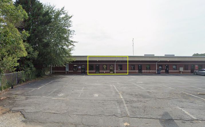 Pictures of Retail property located at 2507 Whitehall Ave, Anderson, SC 29621 for lease - image #1
