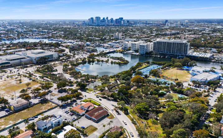 Pictures of Office property located at 1130 Bayview Drive, Fort Lauderdale, FL 33304 for lease - image #1