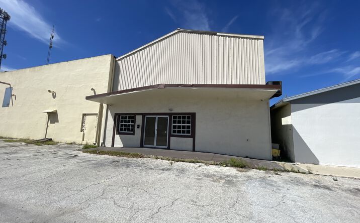 Pictures of Retail, Office, Restaurant property located at 225 E Ventura Ave, Clewiston, FL 33440 for lease - image #1