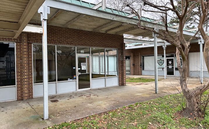 Pictures of Retail, Industrial, Special Purpose property located at 465 S Lynnhaven Rd, Virginia Beach, VA 23452 for lease - image #1