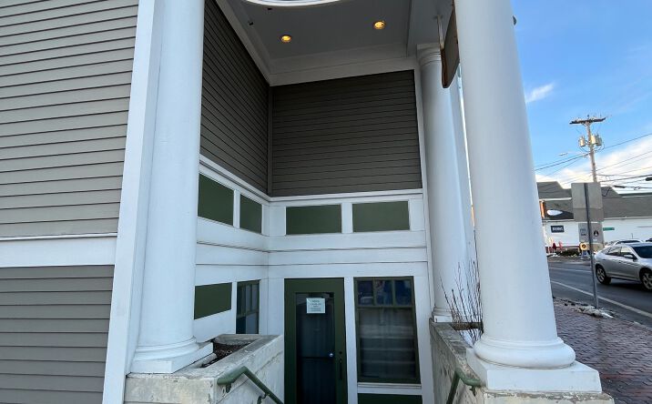 Pictures of Retail property located at 24 Bow St, Freeport, ME 04032 for lease - image #1