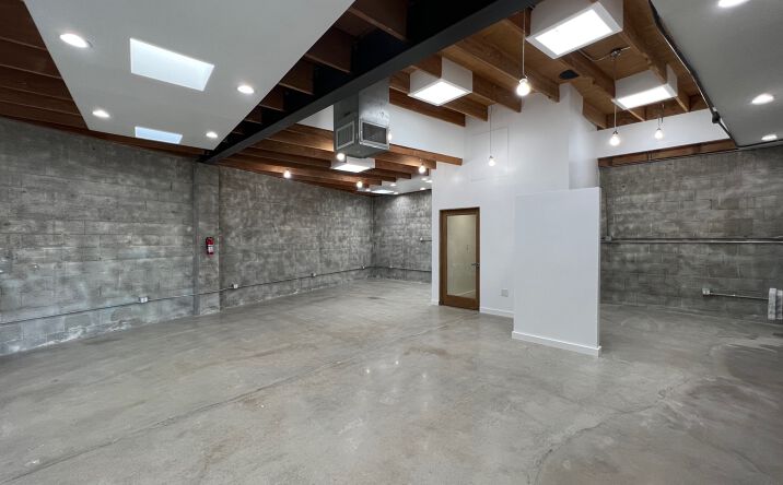 Pictures of Retail, Office property located at 3375 S Robertson Blvd, Los Angeles, CA 90034 for lease - image #1