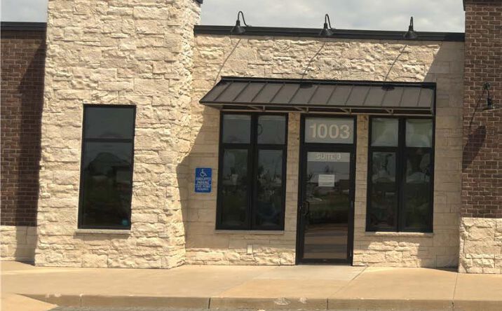 Pictures of Retail, Office property located at 1003 50th Street, Marion, IA 52302 for lease - image #1