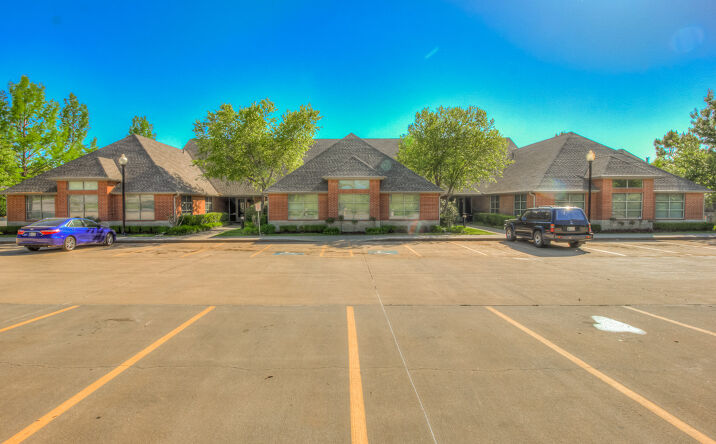 Pictures of Office property located at 3000 S Berry Rd, Norman, OK 73072 for lease - image #1