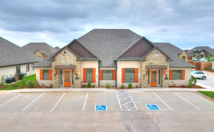 Pictures of Office property located at 2761 Washington Dr, Norman, OK 73069 for lease - image #1