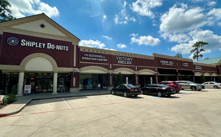 Pictures of Retail property located at 3707 College Park Dr, Conroe, TX 77384 for lease - image #1