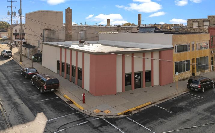 Pictures of Retail, Office property located at 119 N 3rd, Watertown, WI 53094-3718 for lease - image #1