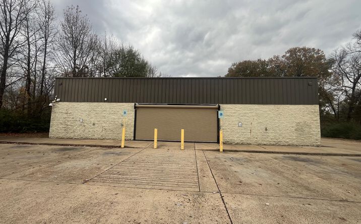 Pictures of Retail, Office property located at 2704 Frayser Blvd, Memphis, TN 38127 for lease - image #1