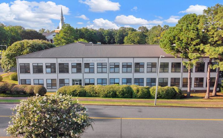 Pictures of Office property located at 756 Ridge Lake Blvd, Memphis, TN 38120 for lease - image #1