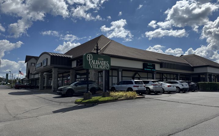Pictures of Retail, Office, Special Purpose property located at 1026 Palisades Blvd, Osage Beach, MO 65065 for lease - image #1