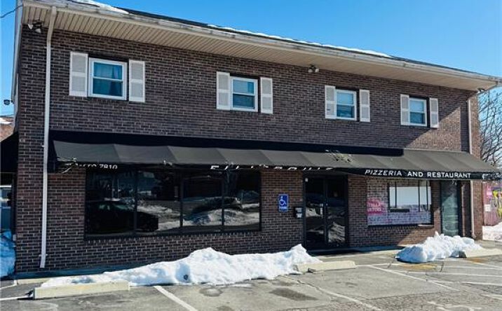 Pictures of Restaurant property located at 1690 W Shore Road, Warwick, RI 02889 for lease - image #1