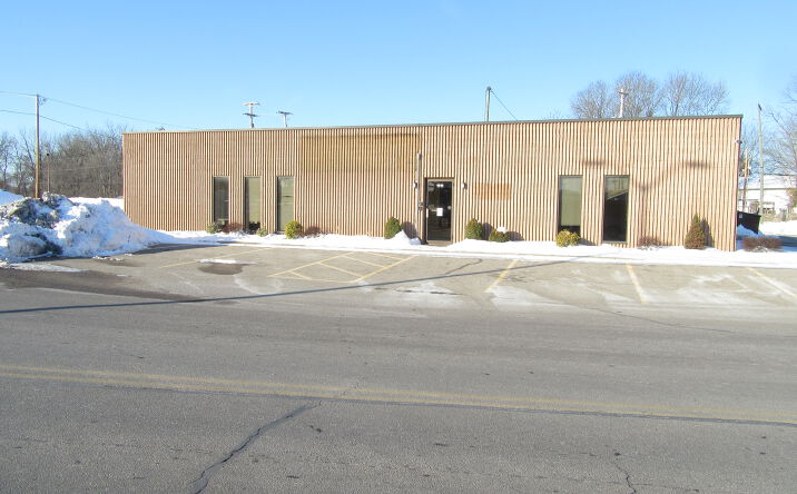 Pictures of Retail, Office, Special Purpose property located at 1111 E Main St, Lancaster, OH 43130 for lease - image #1