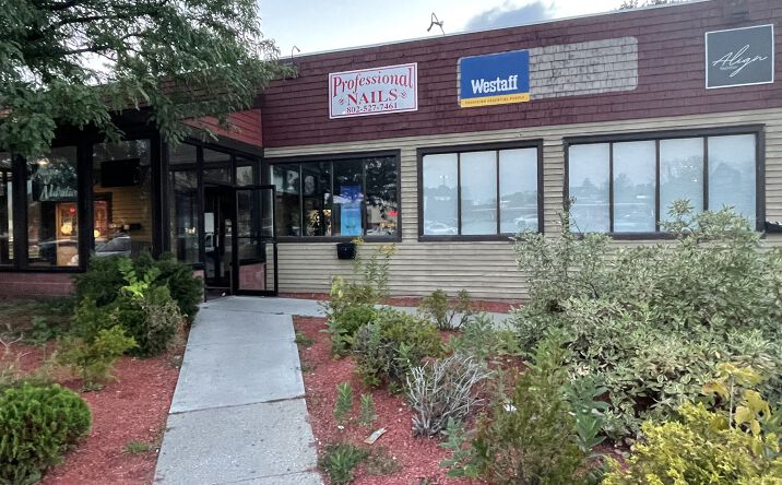 Pictures of Office, Retail property located at 544 Highgate Cmns Rd, St Albans City, VT 05478 for lease - image #1