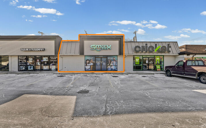 Pictures of Retail property located at 1208 S Reynolds Rd, Toledo, OH 43615 for lease - image #1
